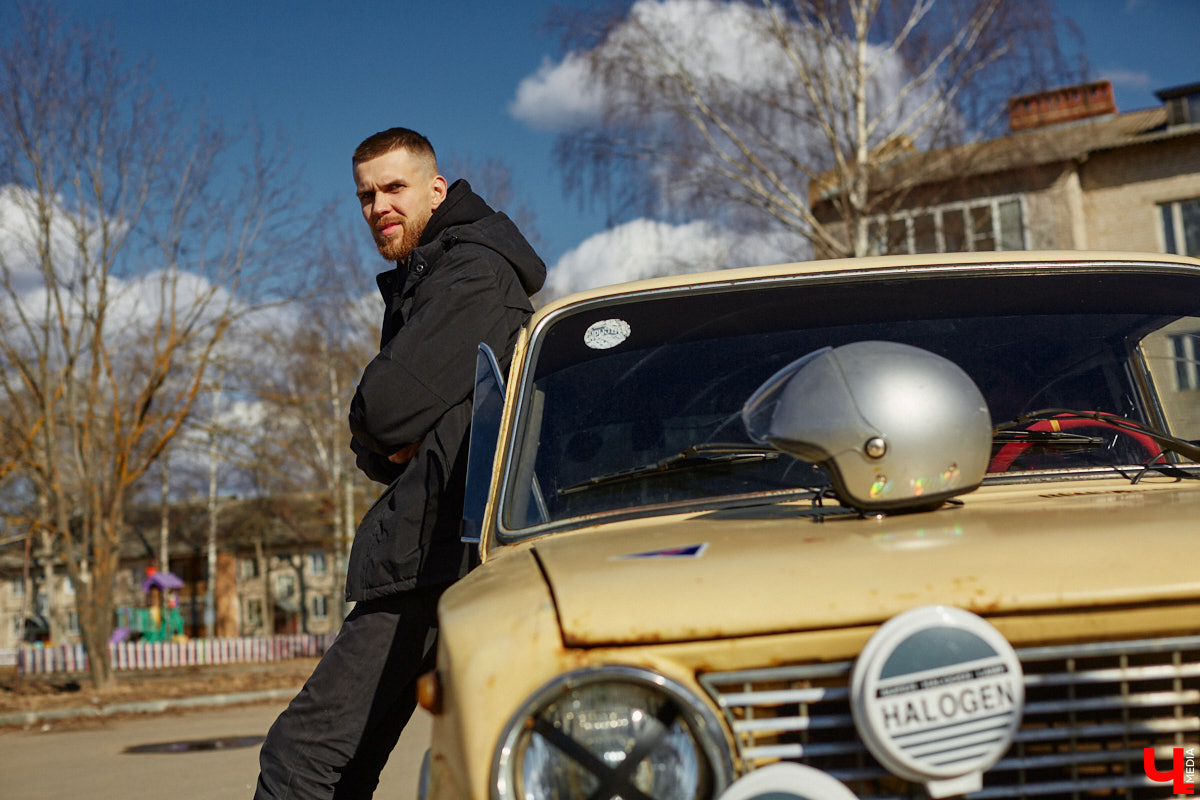 Гонщик из Суздаля Егор Астафьев покоряет локальные соревнования на своей винтажной «копейке», восстановленной из груды металла. В этом году он даже одержал победу на региональном чемпионате по автомногоборью. О своем пути от парковок у ТЦ к призовым местам на ралли молодой энтузиаст рассказал «Ключ-Медиа». 