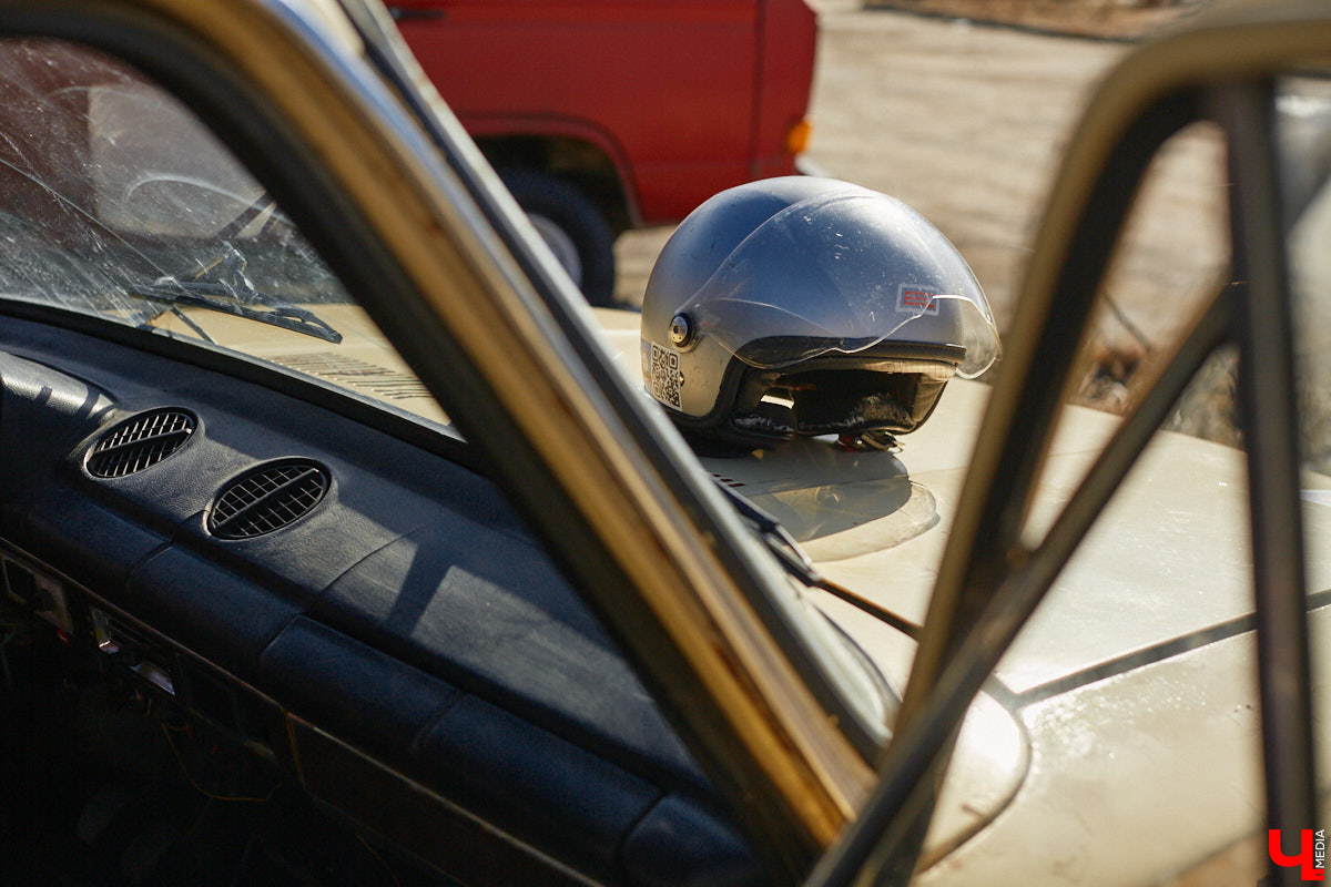 Гонщик из Суздаля Егор Астафьев покоряет локальные соревнования на своей винтажной «копейке», восстановленной из груды металла. В этом году он даже одержал победу на региональном чемпионате по автомногоборью. О своем пути от парковок у ТЦ к призовым местам на ралли молодой энтузиаст рассказал «Ключ-Медиа». 