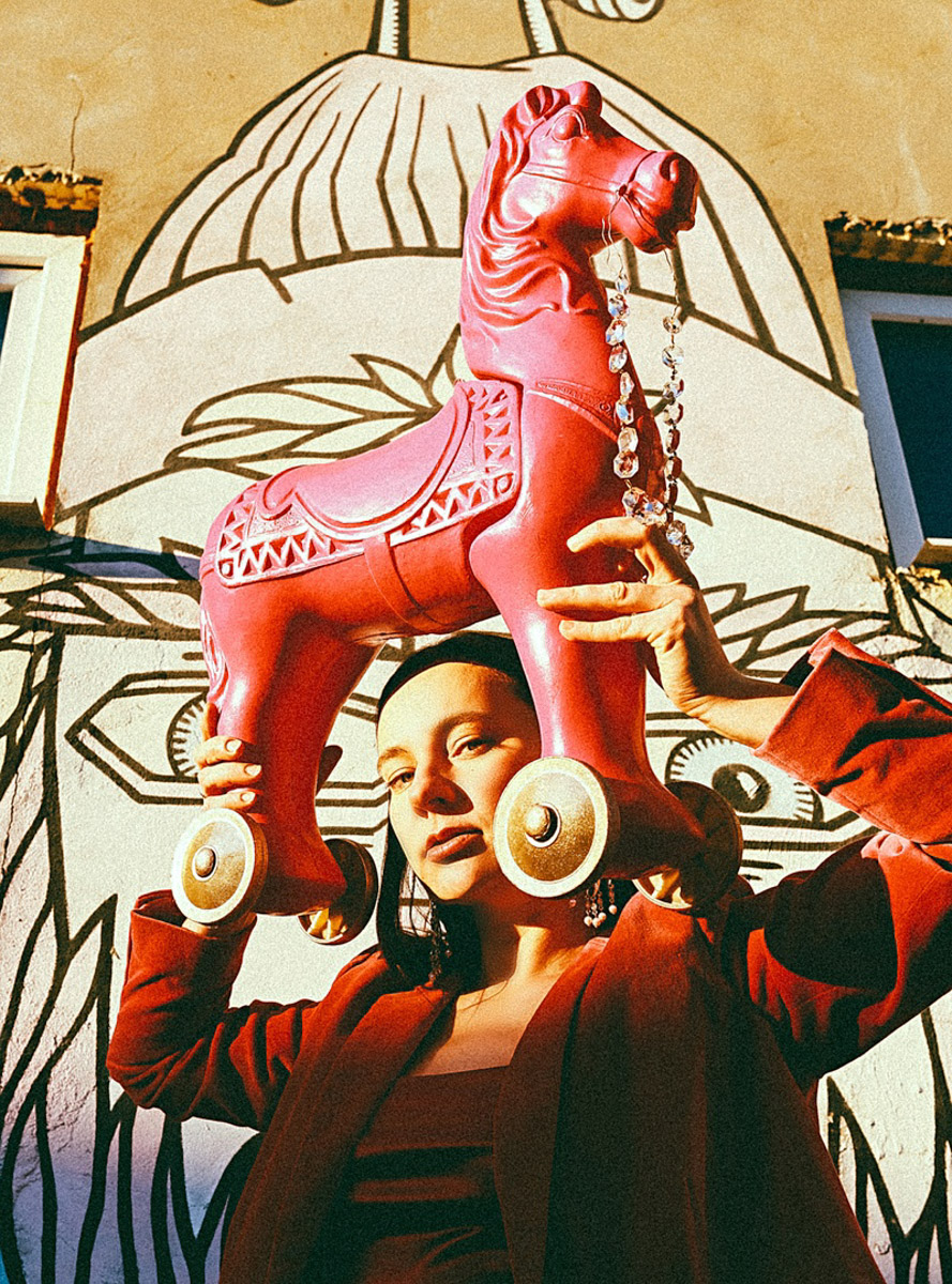 Март не радует красками, но мы все равно пытаемся разбавить серость любыми доступными способами. Особенно стараются фотографы, вдохновленные приходом весны. Они вступают в игру с цветом, решаются на творческие эксперименты. Как проживают нежный сезон владимирские мастера, увидел «Ключ-Медиа». Взгляните и вы!