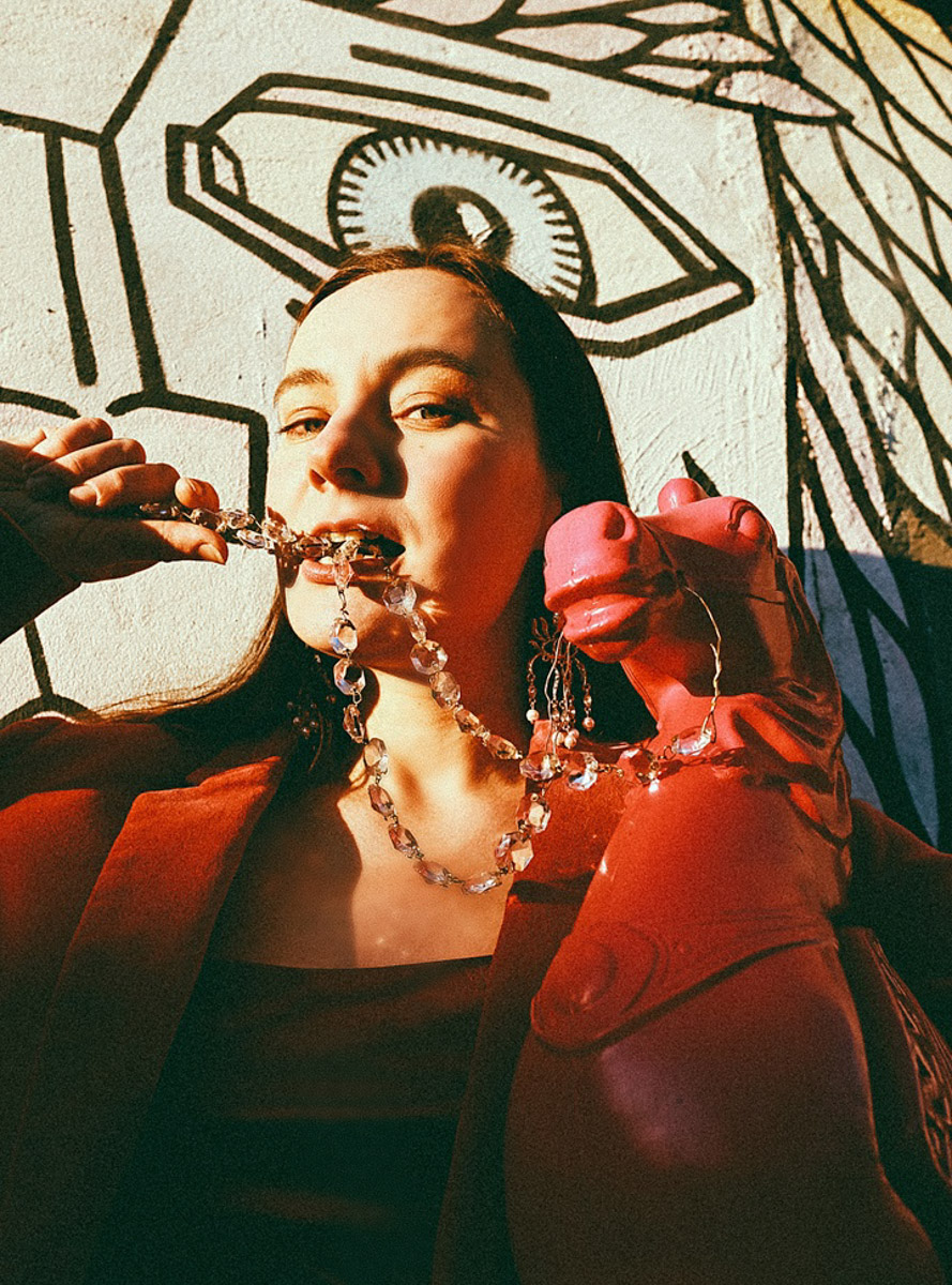 Март не радует красками, но мы все равно пытаемся разбавить серость любыми доступными способами. Особенно стараются фотографы, вдохновленные приходом весны. Они вступают в игру с цветом, решаются на творческие эксперименты. Как проживают нежный сезон владимирские мастера, увидел «Ключ-Медиа». Взгляните и вы!