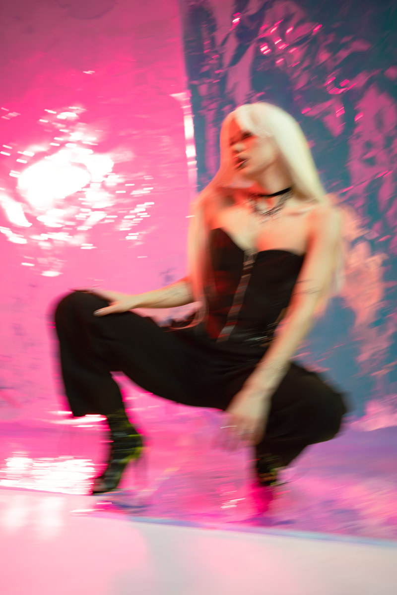 Март не радует красками, но мы все равно пытаемся разбавить серость любыми доступными способами. Особенно стараются фотографы, вдохновленные приходом весны. Они вступают в игру с цветом, решаются на творческие эксперименты. Как проживают нежный сезон владимирские мастера, увидел «Ключ-Медиа». Взгляните и вы!