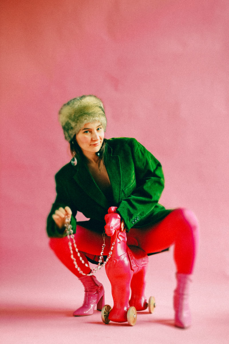 Март не радует красками, но мы все равно пытаемся разбавить серость любыми доступными способами. Особенно стараются фотографы, вдохновленные приходом весны. Они вступают в игру с цветом, решаются на творческие эксперименты. Как проживают нежный сезон владимирские мастера, увидел «Ключ-Медиа». Взгляните и вы!