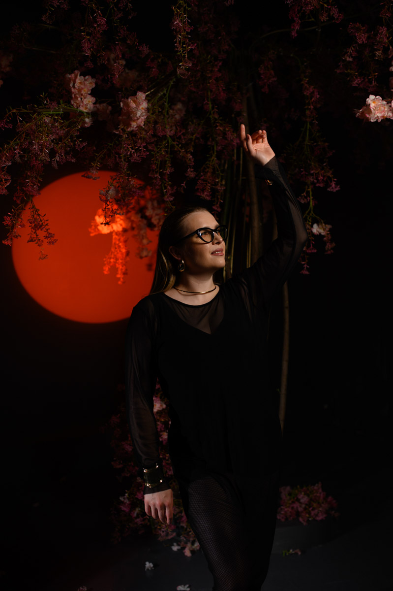 Март не радует красками, но мы все равно пытаемся разбавить серость любыми доступными способами. Особенно стараются фотографы, вдохновленные приходом весны. Они вступают в игру с цветом, решаются на творческие эксперименты. Как проживают нежный сезон владимирские мастера, увидел «Ключ-Медиа». Взгляните и вы!