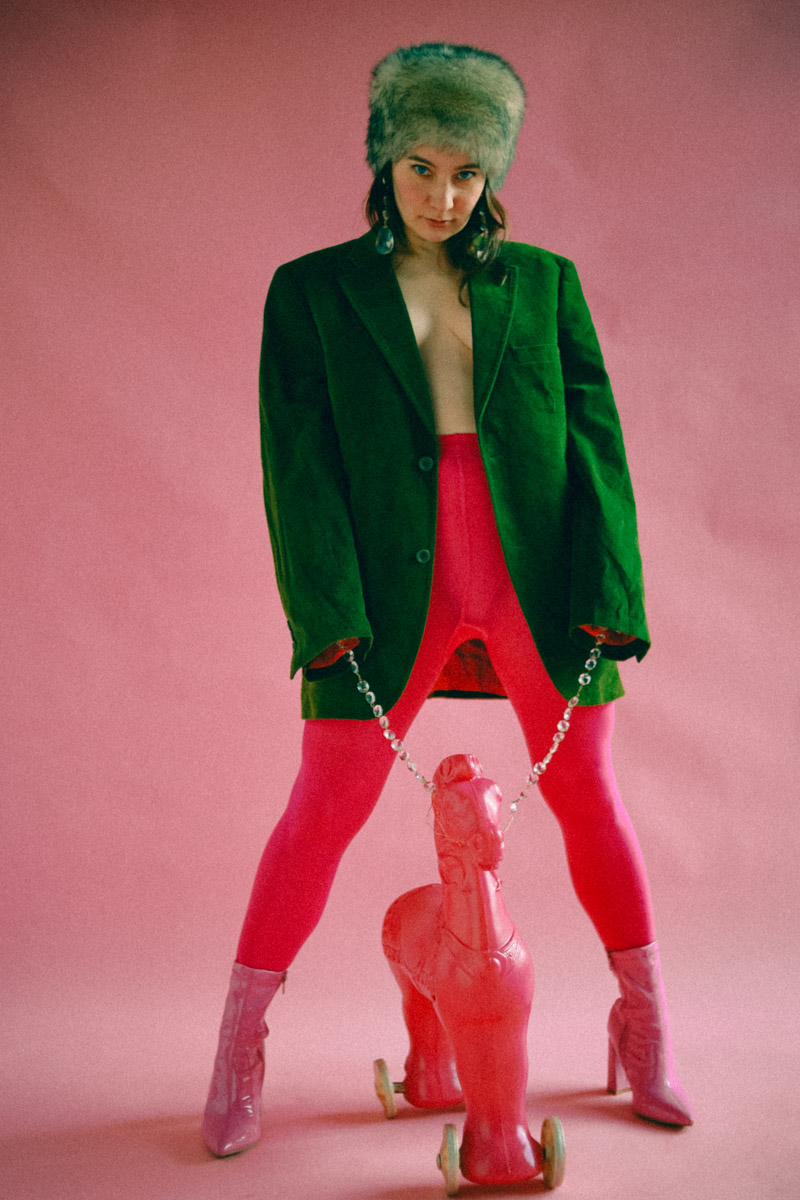 Март не радует красками, но мы все равно пытаемся разбавить серость любыми доступными способами. Особенно стараются фотографы, вдохновленные приходом весны. Они вступают в игру с цветом, решаются на творческие эксперименты. Как проживают нежный сезон владимирские мастера, увидел «Ключ-Медиа». Взгляните и вы!