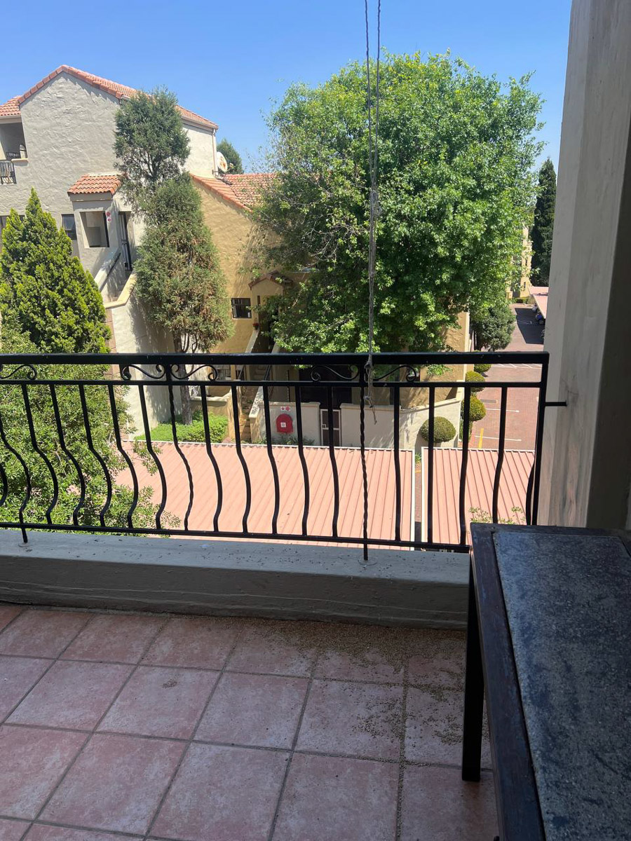 Вы знаете, сколько стоит ведение беременности и роды в Южно-Африканской Республике, если нет медицинской страховки? Отвечаем: примерно 400 тысяч рублей. Такую сумму пришлось потратить жительнице Владимира Юлии Назаровой, которая вслед за мужем переехала в ЮАР и стала там мамой во второй раз.