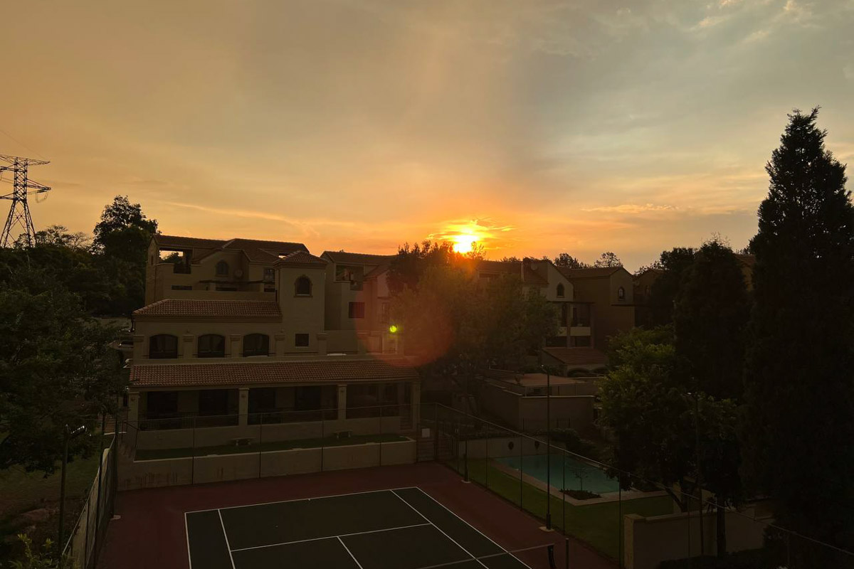 Вы знаете, сколько стоит ведение беременности и роды в Южно-Африканской Республике, если нет медицинской страховки? Отвечаем: примерно 400 тысяч рублей. Такую сумму пришлось потратить жительнице Владимира Юлии Назаровой, которая вслед за мужем переехала в ЮАР и стала там мамой во второй раз.