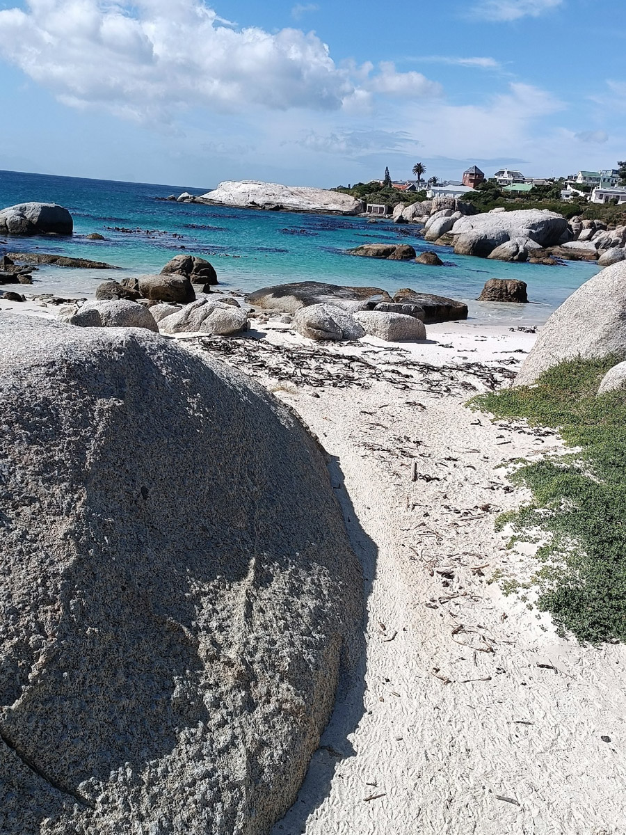 Вы знаете, сколько стоит ведение беременности и роды в Южно-Африканской Республике, если нет медицинской страховки? Отвечаем: примерно 400 тысяч рублей. Такую сумму пришлось потратить жительнице Владимира Юлии Назаровой, которая вслед за мужем переехала в ЮАР и стала там мамой во второй раз.