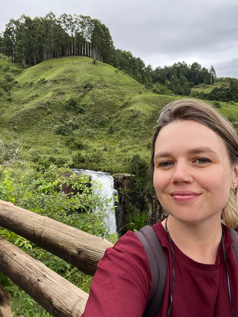 Вы знаете, сколько стоит ведение беременности и роды в Южно-Африканской Республике, если нет медицинской страховки? Отвечаем: примерно 400 тысяч рублей. Такую сумму пришлось потратить жительнице Владимира Юлии Назаровой, которая вслед за мужем переехала в ЮАР и стала там мамой во второй раз.