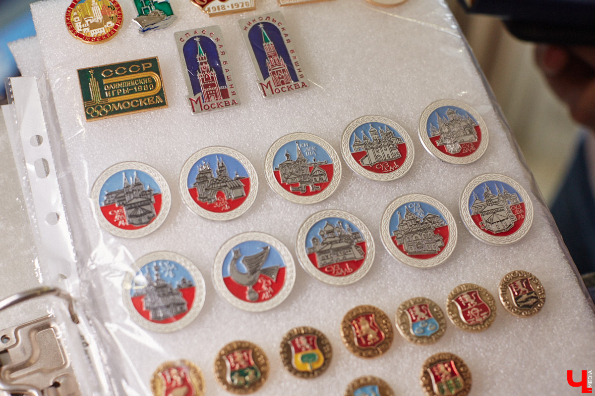 Мастер внимательно разглядывает заготовку для новой точной копии троллейбуса. В коллекции Михаила Кузнецова это уже 14-й экспонат. А ведь еще в 2022 году полку в его комнате украшали всего три образца! Мы побывали в гостях у юноши и во всех деталях рассмотрели его удивительное собрание владимирского электротранспорта!