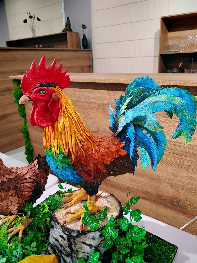 Кондитеры из Владимирской области вновь бросили вызов гравитации. На международном чемпионате в Москве три мастерицы представили сладкие композиции, которые впору назвать инженерными объектами. Сложно поверить, что каждая конструкция съедобна! О создании шедевров «Ключ-Медиа» рассказали их авторы.