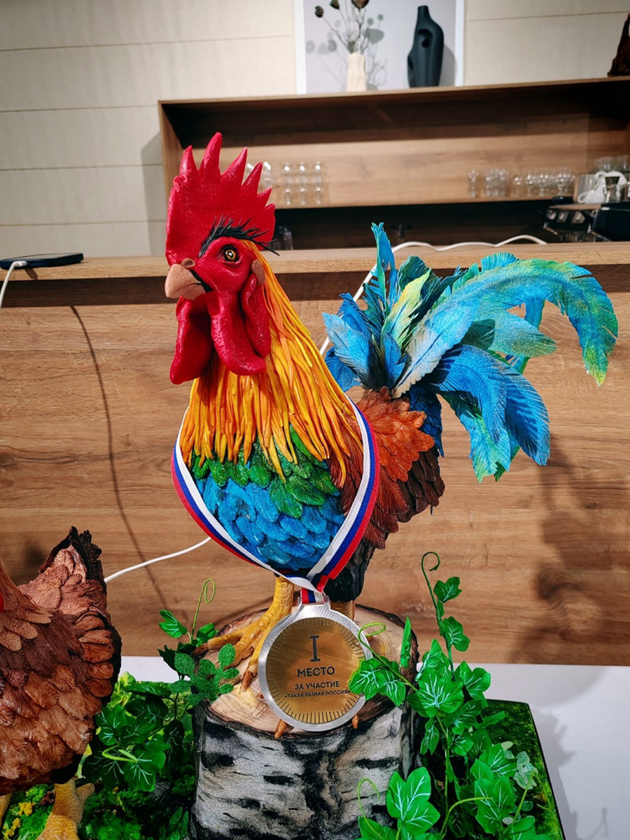 Кондитеры из Владимирской области вновь бросили вызов гравитации. На международном чемпионате в Москве три мастерицы представили сладкие композиции, которые впору назвать инженерными объектами. Сложно поверить, что каждая конструкция съедобна! О создании шедевров «Ключ-Медиа» рассказали их авторы.