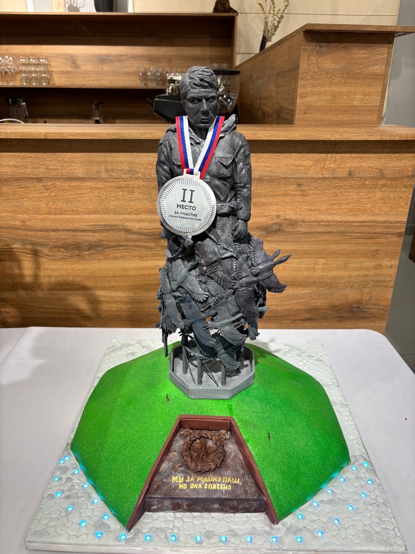 Кондитеры из Владимирской области вновь бросили вызов гравитации. На международном чемпионате в Москве три мастерицы представили сладкие композиции, которые впору назвать инженерными объектами. Сложно поверить, что каждая конструкция съедобна! О создании шедевров «Ключ-Медиа» рассказали их авторы.