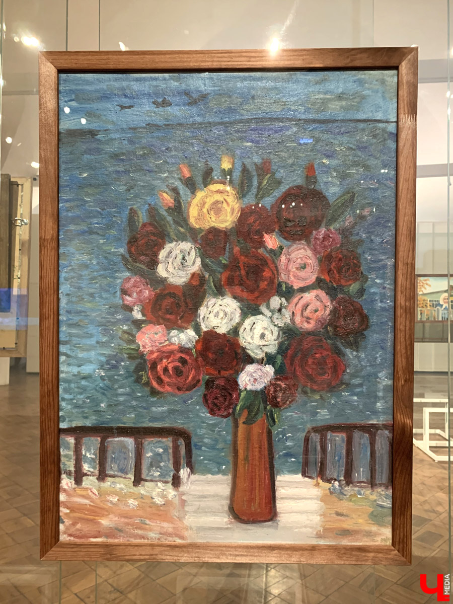 Апрельский снегопад вернул в Суздаль атмосферу русской зимы. И лишь в одном месте весна уже успела расплескать свои теплые краски. В выставочном зале кремля открылась выставка «Наивно. Искусство простоты». На ней представлены картины художников-наивистов. Этот яркий, простодушный и такой понятный каждому мир притягивает своей неподдельной чистотой и искренностью.