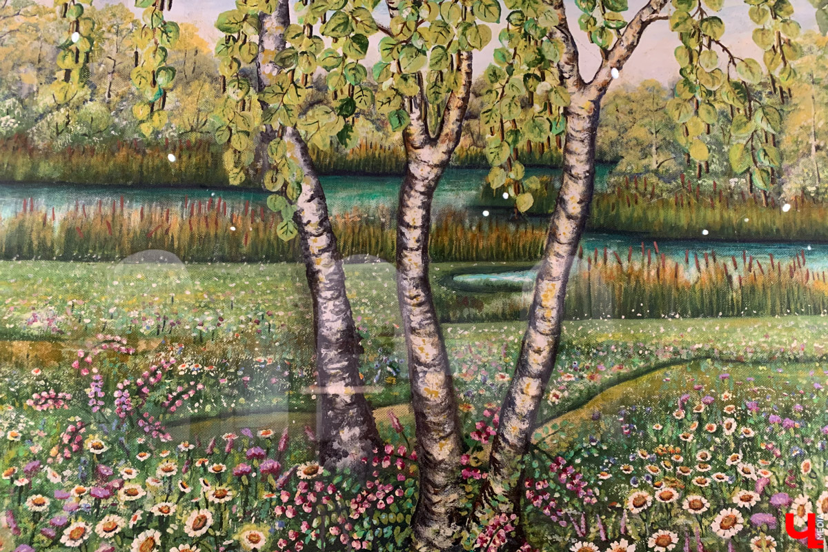 Апрельский снегопад вернул в Суздаль атмосферу русской зимы. И лишь в одном месте весна уже успела расплескать свои теплые краски. В выставочном зале кремля открылась выставка «Наивно. Искусство простоты». На ней представлены картины художников-наивистов. Этот яркий, простодушный и такой понятный каждому мир притягивает своей неподдельной чистотой и искренностью.