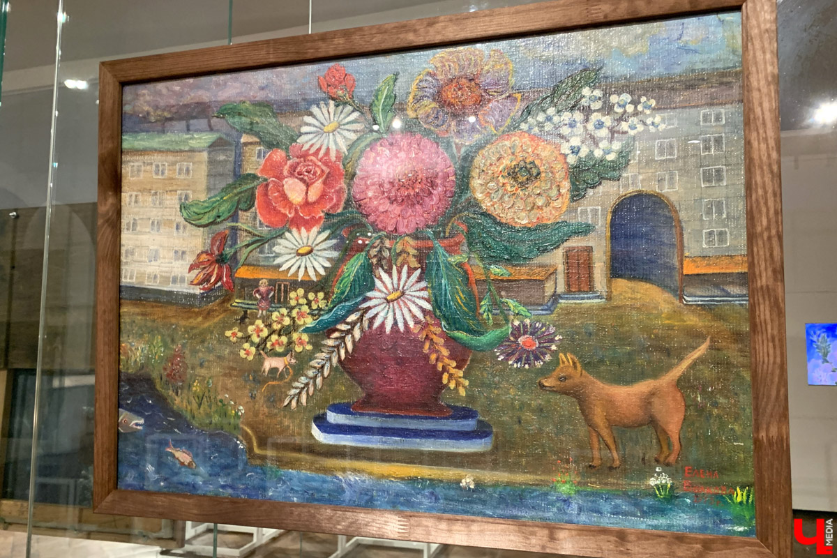 Апрельский снегопад вернул в Суздаль атмосферу русской зимы. И лишь в одном месте весна уже успела расплескать свои теплые краски. В выставочном зале кремля открылась выставка «Наивно. Искусство простоты». На ней представлены картины художников-наивистов. Этот яркий, простодушный и такой понятный каждому мир притягивает своей неподдельной чистотой и искренностью.