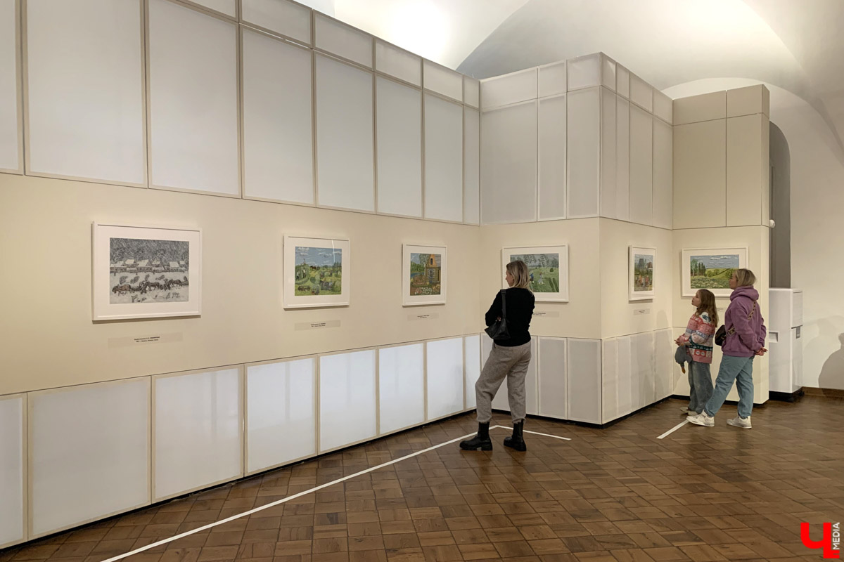 Апрельский снегопад вернул в Суздаль атмосферу русской зимы. И лишь в одном месте весна уже успела расплескать свои теплые краски. В выставочном зале кремля открылась выставка «Наивно. Искусство простоты». На ней представлены картины художников-наивистов. Этот яркий, простодушный и такой понятный каждому мир притягивает своей неподдельной чистотой и искренностью.