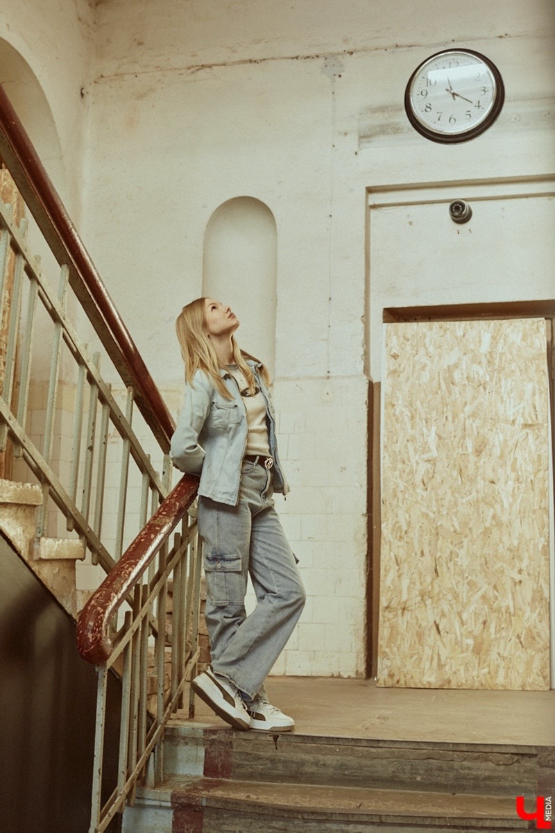 Славные времена наступили! Вещи с налетом ретро теперь можно интегрировать в собственный гардероб. Спасибо моде на стиль девяностых и нулевых. Видеограф из Владимира Марина Северянова дала вторую жизнь маминой одежде. Показываем, как винтажные пиджаки и платье позволили собрать стильные образы.