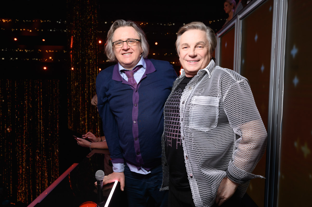 За народный коллектив из Владимира на шоу «Ну-ка, все вместе! Хором!» болел весь 33-й регион. И сладкоголосые вокалисты не подвели: растроганные до слез звездные эксперты единогласно пропустили участников в финал. Как это было, «Ключ-Медиа» рассказала художественный руководитель Ольга Козырева.