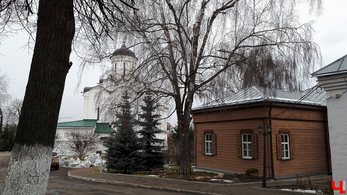 15 апреля 1900 года в Париже открылась Всемирная выставка, ставшая наиболее масштабной за всю историю ХХ века. Для русского отдела отвели самый большой павильон площадью 24 тысячи кв. м. В итоге страна получила 1589 наград, в том числе 212 высших! Владимирская губерния также принимала в мероприятии весьма успешное участие.