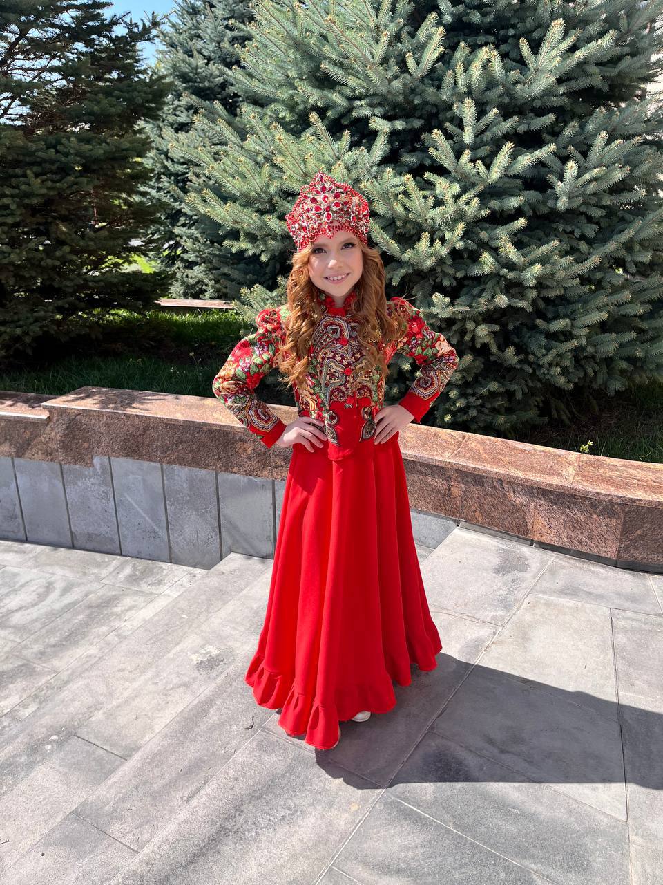 Сиять способны даже самые маленькие звездочки. Это доказала юная модель Ксения Васильева из Судогды: она представляла нашу страну и регион на международном конкурсе Grand face Universe в возрастной категории 10 — 13 лет. Малышке удалось выложиться на все сто и взять главный титул!