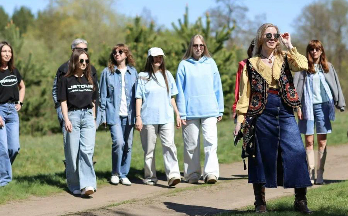 Когда объединяются сильные идеи, рождаются по-настоящему живые проекты. Так, официальный дилер Jetour во Владимире — ГК «Техцентр Гранд» — вместе с клубом путешествий «Параллель 56» отправился в автоприключение по малознакомым, но невероятно красивым местам Владимирской области.