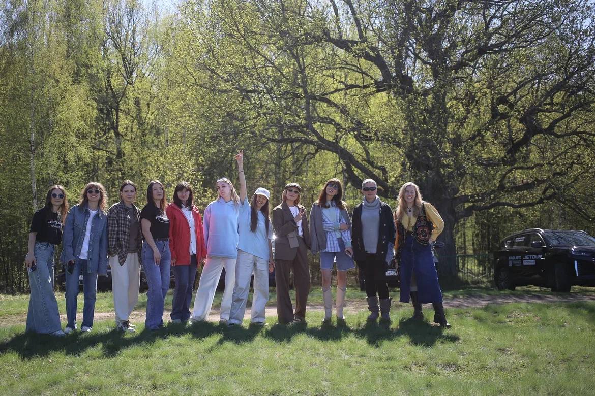 Когда объединяются сильные идеи, рождаются по-настоящему живые проекты. Так, официальный дилер Jetour во Владимире — ГК «Техцентр Гранд» — вместе с клубом путешествий «Параллель 56» отправился в автоприключение по малознакомым, но невероятно красивым местам Владимирской области.