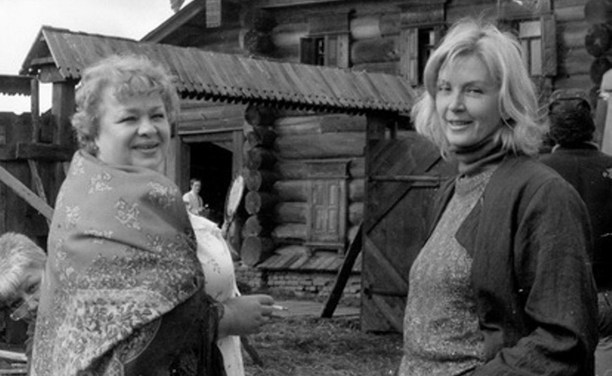 27 апреля 1927 года родился актер Евгений Моргунов. Всесоюзную известность ему принесла роль Бывалого в знаменитой комической троице, созданной Леонидом Гайдаем. А в 1993 году он сыграл в фильме под названием «Сокровище моей семьи». Основная часть съемок проходила в Суздале, в Музее деревянного зодчества. Но это не все, чем запомнился звезде советского кинематографа небольшой городок 33-го региона.