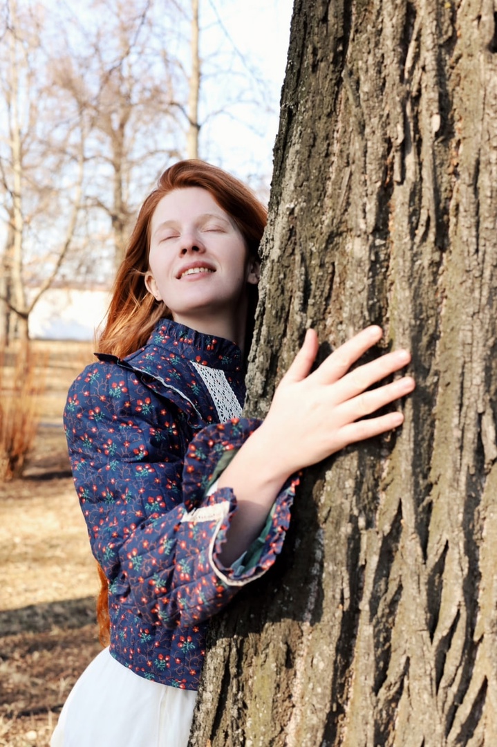 Внушительный бэкграунд нашей культуры — кладезь творческих идей. Этим и пользуются дизайнеры. Узнаваемые символы, орнаменты, сюжеты, в том числе связанные с 33-м регионом, то и дело появляются на современных вещах, начиная с ремесленных украшений и заканчивая текстильной промышленностью. Самые интересные примеры собрал «Ключ-Медиа».