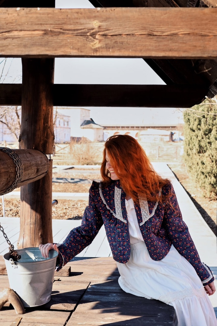 Внушительный бэкграунд нашей культуры — кладезь творческих идей. Этим и пользуются дизайнеры. Узнаваемые символы, орнаменты, сюжеты, в том числе связанные с 33-м регионом, то и дело появляются на современных вещах, начиная с ремесленных украшений и заканчивая текстильной промышленностью. Самые интересные примеры собрал «Ключ-Медиа».