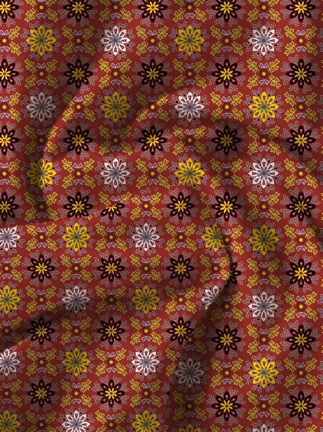 Внушительный бэкграунд нашей культуры — кладезь творческих идей. Этим и пользуются дизайнеры. Узнаваемые символы, орнаменты, сюжеты, в том числе связанные с 33-м регионом, то и дело появляются на современных вещах, начиная с ремесленных украшений и заканчивая текстильной промышленностью. Самые интересные примеры собрал «Ключ-Медиа».