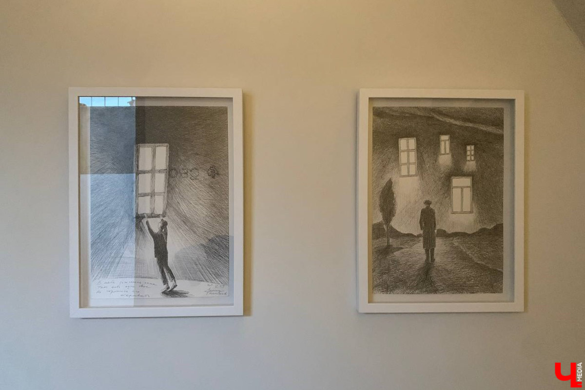 Такого Суздаль еще точно не видел! Гигантская сверкающая луна медитативно, словно в каком-то мистическом сне, скользит по Каменке в лодке. На веслах — человек. Это герой литературно-визуальных историй писателя, художника, фотографа и мастера световых инсталляций Леонида Тишкова. Необычная прогулка по спрятавшимся на просторах Суздаля световым объектам прошла в день открытия его выставки «Кругом свет».