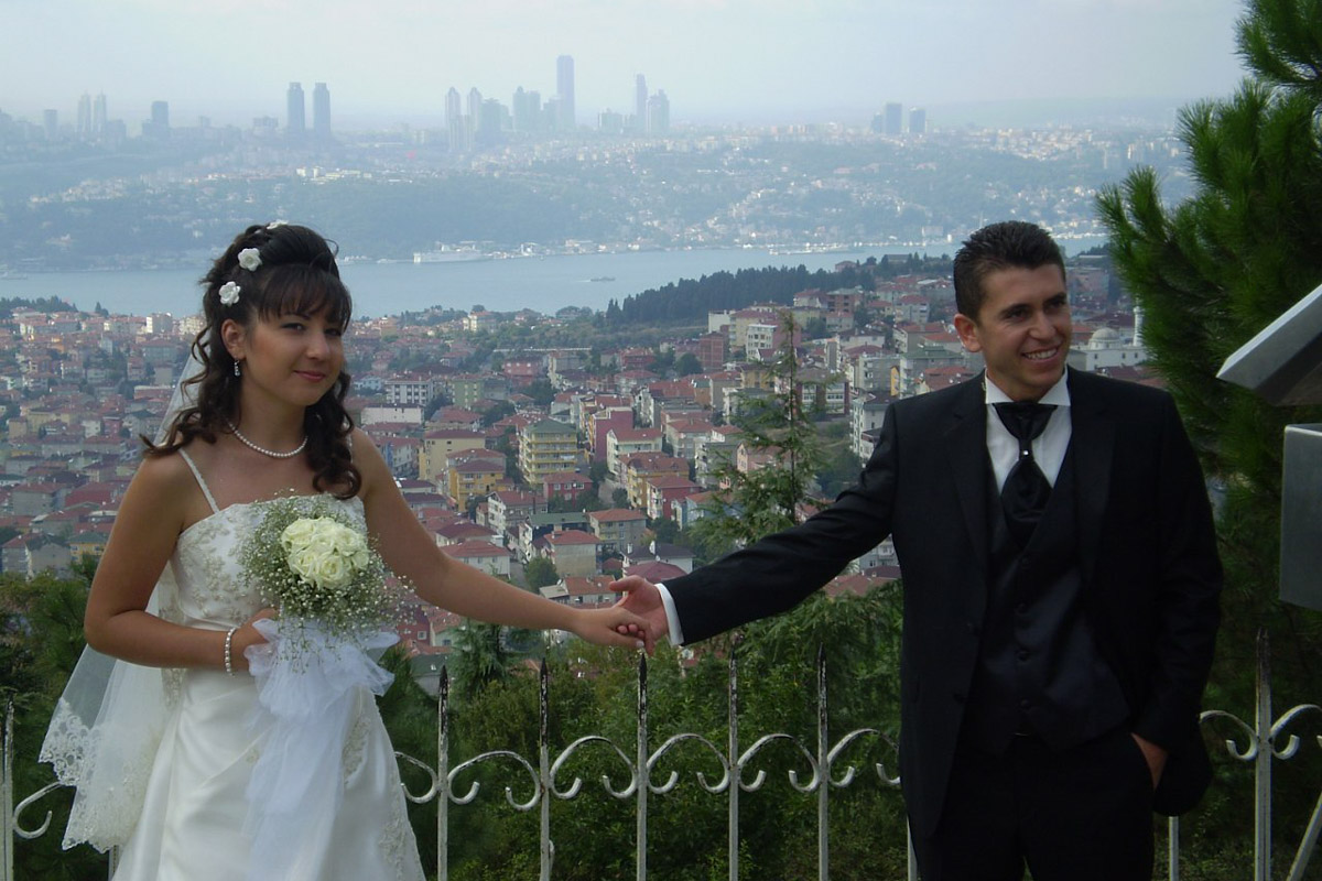 Жанна Актюрк уже 15 лет живет в Турции, где за это время не только создала семью, но и освоила несколько новых музыкальных инструментов и даже начала преподавать в престижном университете на национальном языке, пройдя строгий отбор наравне с местными.