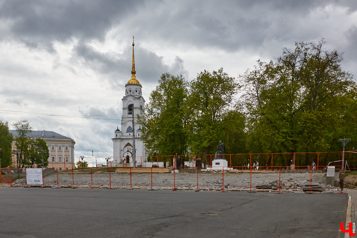 Историческое ядро Владимира — место, которое туристы видят в первую очередь. Да и жителям его благоустройство не менее важно! За время майских праздников в инфраструктуре центра столицы 33-го региона произошли некоторые перемены. Какие? Рассказываем обо всем по порядку.