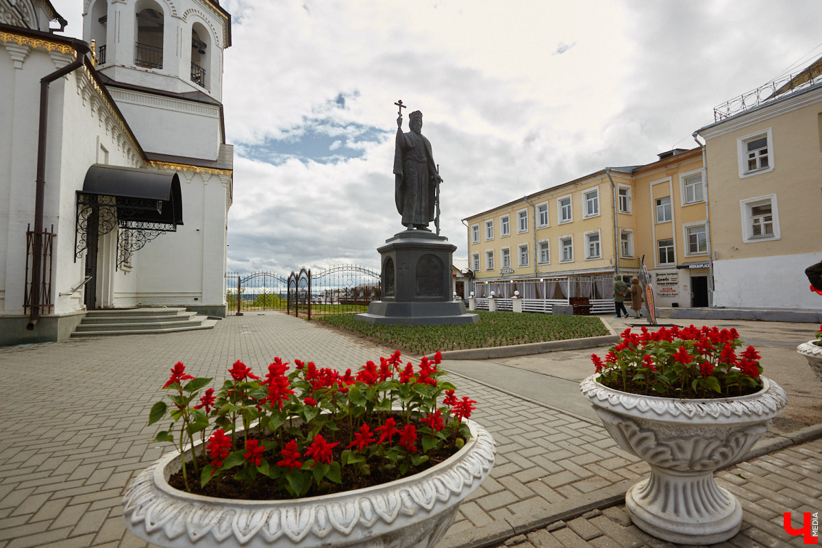 Историческое ядро Владимира — место, которое туристы видят в первую очередь. Да и жителям его благоустройство не менее важно! За время майских праздников в инфраструктуре центра столицы 33-го региона произошли некоторые перемены. Какие? Рассказываем обо всем по порядку.