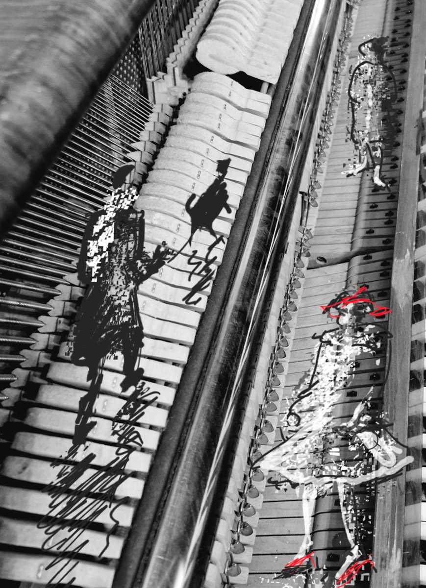 У владимирского реставратора Татьяны Рычковой необычное хобби: она оживляет фотографии. Однажды художница открыла для себя искусство в смартфоне, и теперь в специальном редакторе делает зарисовки прямо на снимках, населяя владимирские локации и объекты разными героями, образами, фигурами.