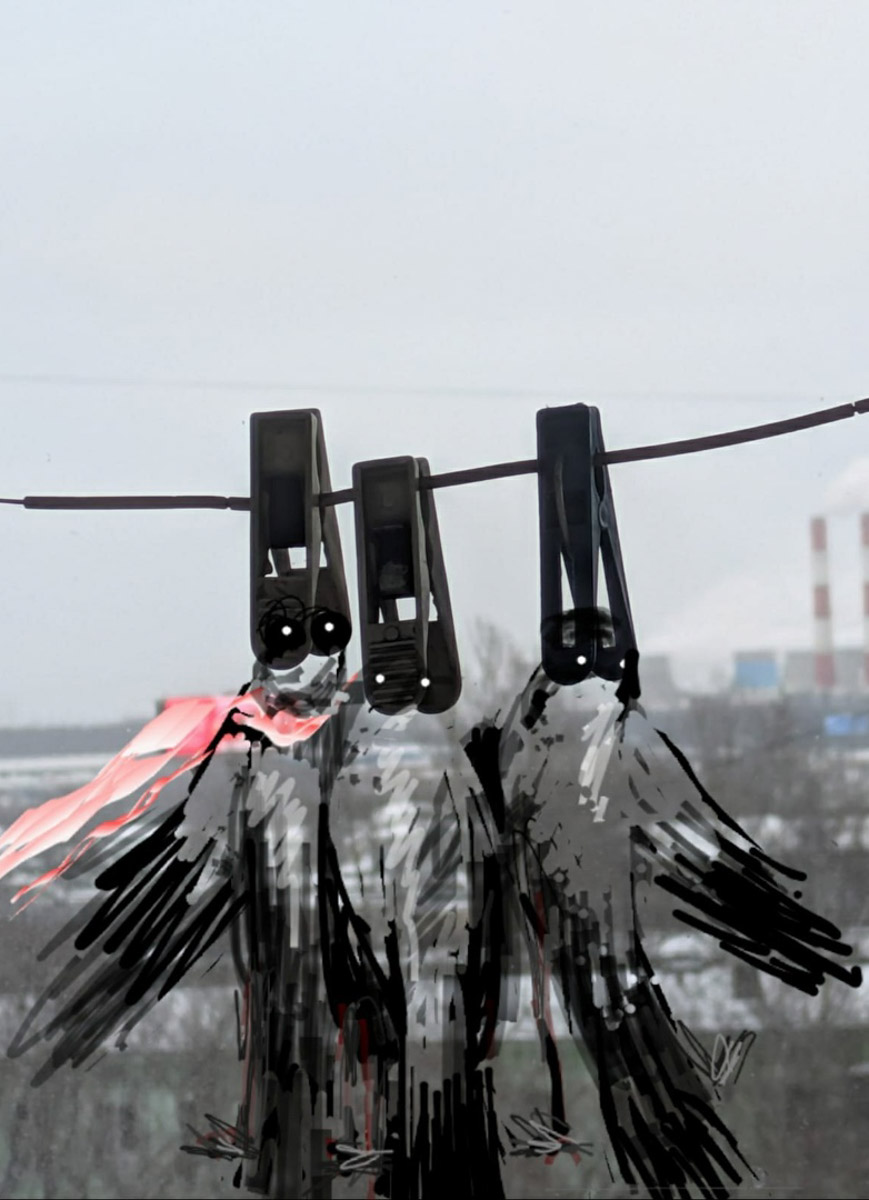 У владимирского реставратора Татьяны Рычковой необычное хобби: она оживляет фотографии. Однажды художница открыла для себя искусство в смартфоне, и теперь в специальном редакторе делает зарисовки прямо на снимках, населяя владимирские локации и объекты разными героями, образами, фигурами.