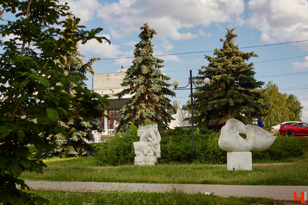 Вы уже составили программу развлечений на лето? Если нет, сохраняйте нашу статью, чтобы не пропустить самые яркие фестивали. А их в этом сезоне ожидается много. Перечислить все не беремся, расскажем про самые масштабные: от музыкальных экспедиций до рыцарских турниров.