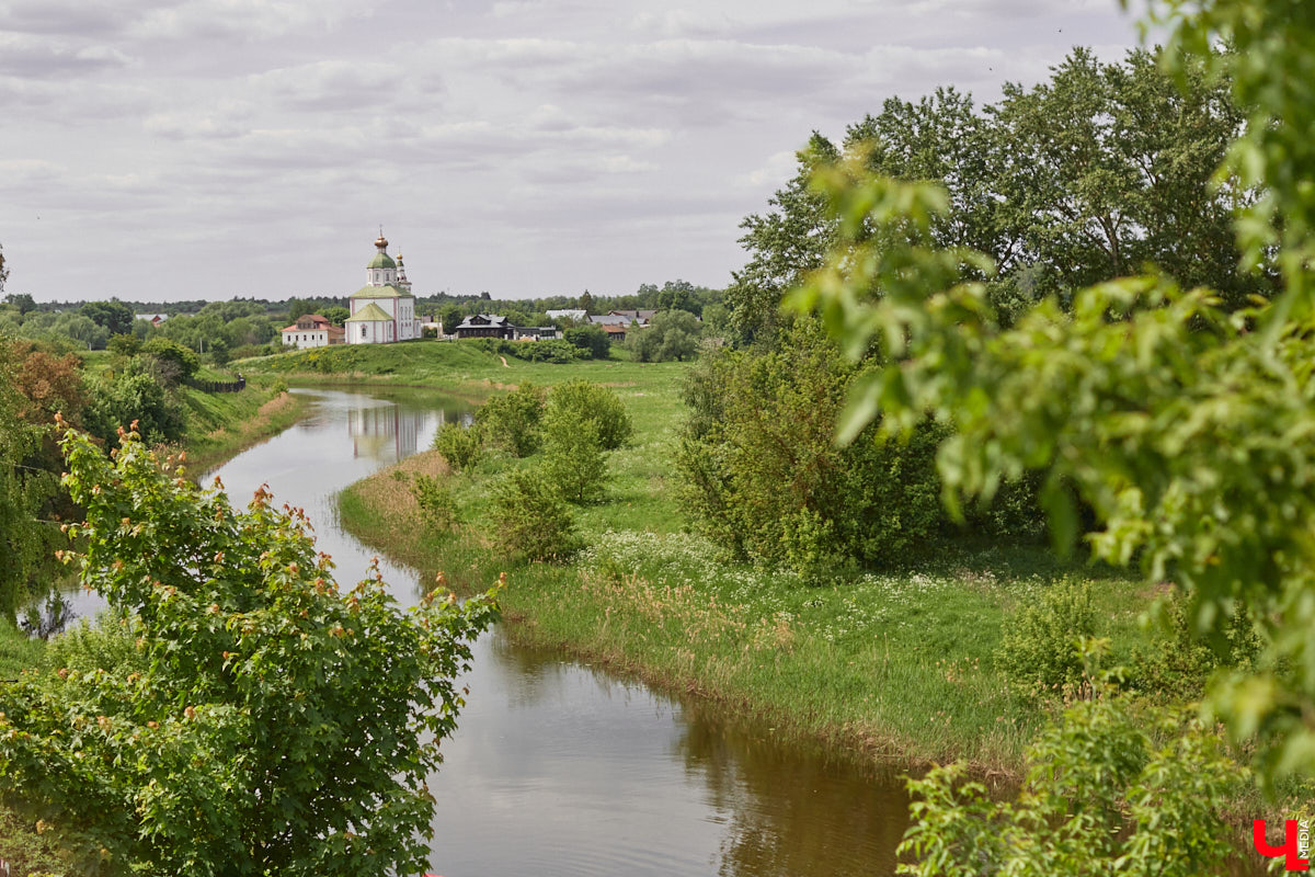 Вы уже составили программу развлечений на лето? Если нет, сохраняйте нашу статью, чтобы не пропустить самые яркие фестивали. А их в этом сезоне ожидается много. Перечислить все не беремся, расскажем про самые масштабные: от музыкальных экспедиций до рыцарских турниров.