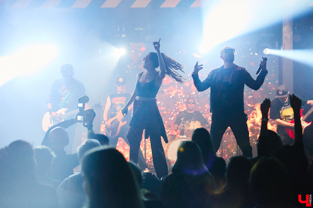 Вы уже составили программу развлечений на лето? Если нет, сохраняйте нашу статью, чтобы не пропустить самые яркие фестивали. А их в этом сезоне ожидается много. Перечислить все не беремся, расскажем про самые масштабные: от музыкальных экспедиций до рыцарских турниров.