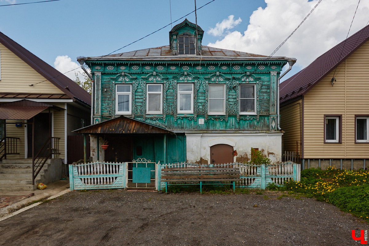 Близ Владимира находится село Суромна. Дойти до него можно пешком, совместив приятную прогулку с полезной экскурсией краеведа. Этот живописный уголок с богатейшей историей определенно достоин внимания, и «Ключ-Медиа» прошелся по старинным улочкам вместе с местной активисткой Жанной Солнцевой.