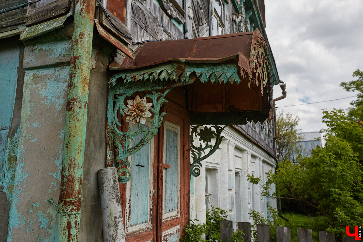 Близ Владимира находится село Суромна. Дойти до него можно пешком, совместив приятную прогулку с полезной экскурсией краеведа. Этот живописный уголок с богатейшей историей определенно достоин внимания, и «Ключ-Медиа» прошелся по старинным улочкам вместе с местной активисткой Жанной Солнцевой.