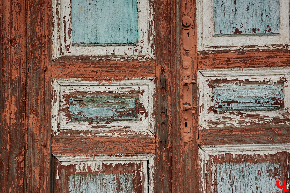 Близ Владимира находится село Суромна. Дойти до него можно пешком, совместив приятную прогулку с полезной экскурсией краеведа. Этот живописный уголок с богатейшей историей определенно достоин внимания, и «Ключ-Медиа» прошелся по старинным улочкам вместе с местной активисткой Жанной Солнцевой.