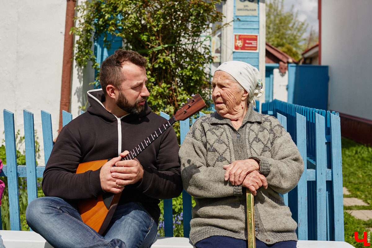 Близ Владимира находится село Суромна. Дойти до него можно пешком, совместив приятную прогулку с полезной экскурсией краеведа. Этот живописный уголок с богатейшей историей определенно достоин внимания, и «Ключ-Медиа» прошелся по старинным улочкам вместе с местной активисткой Жанной Солнцевой.