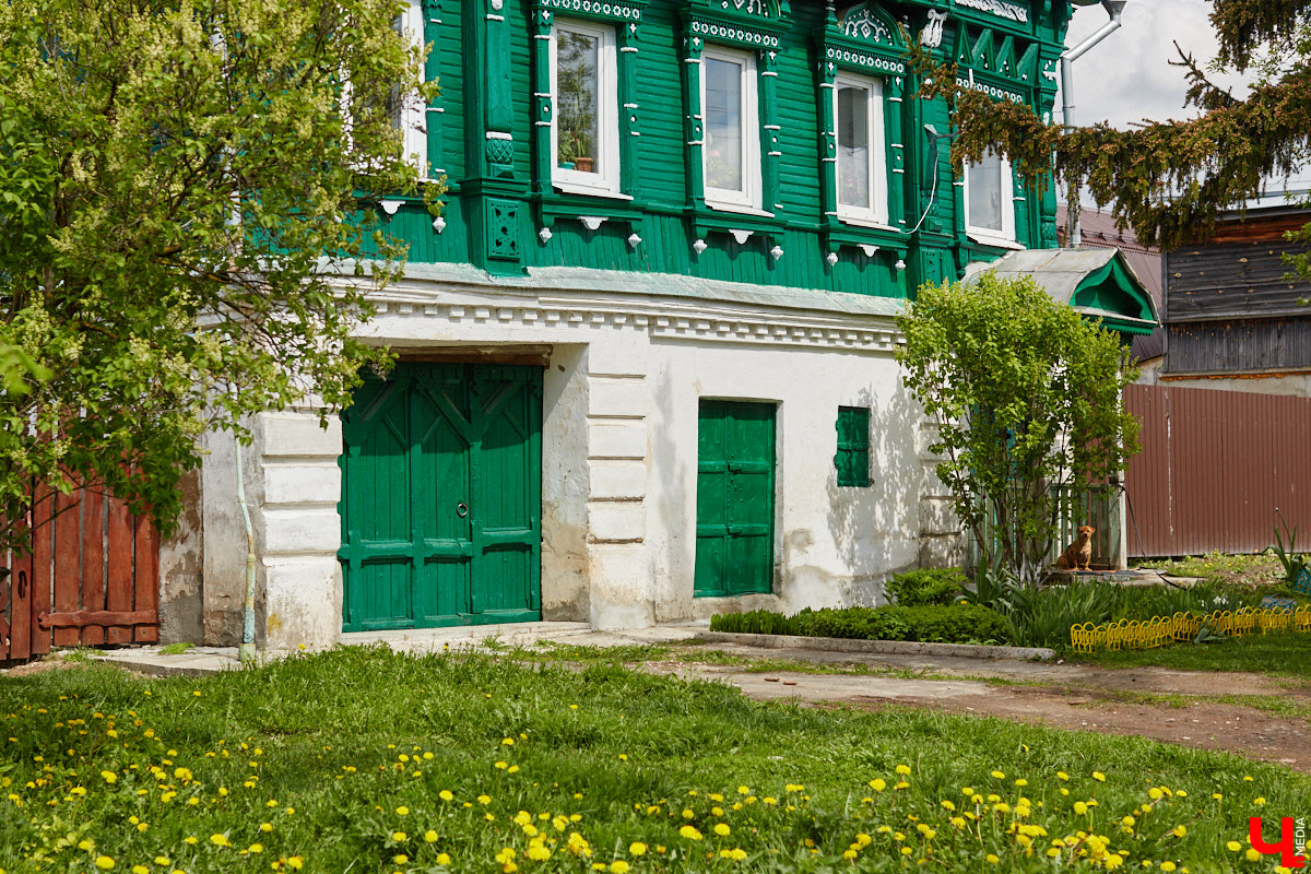 Близ Владимира находится село Суромна. Дойти до него можно пешком, совместив приятную прогулку с полезной экскурсией краеведа. Этот живописный уголок с богатейшей историей определенно достоин внимания, и «Ключ-Медиа» прошелся по старинным улочкам вместе с местной активисткой Жанной Солнцевой.