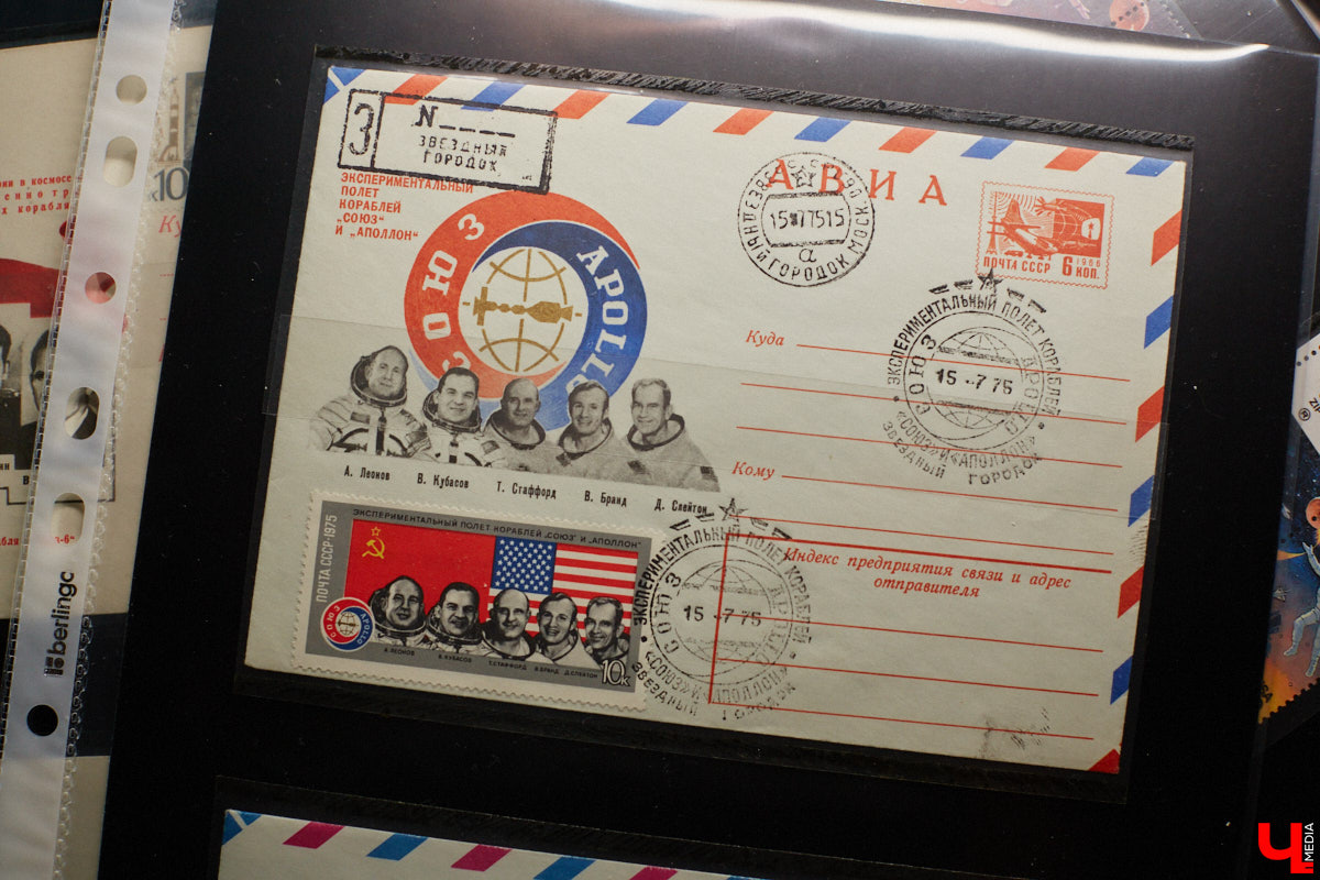 Владимирский филателист Александр Корнилов собирает не только марки, но и конверты, открытки и письма. Есть в его коллекции и специальные знаки почтовой оплаты, выпущенные в разные годы. Однако уникальность собрания заключается в карточках с региональной тематикой. В них отражены имена, события и значимые места, связанные с Владимирской областью. «Ключ-Медиа» внимательно изучил все самое интересное.