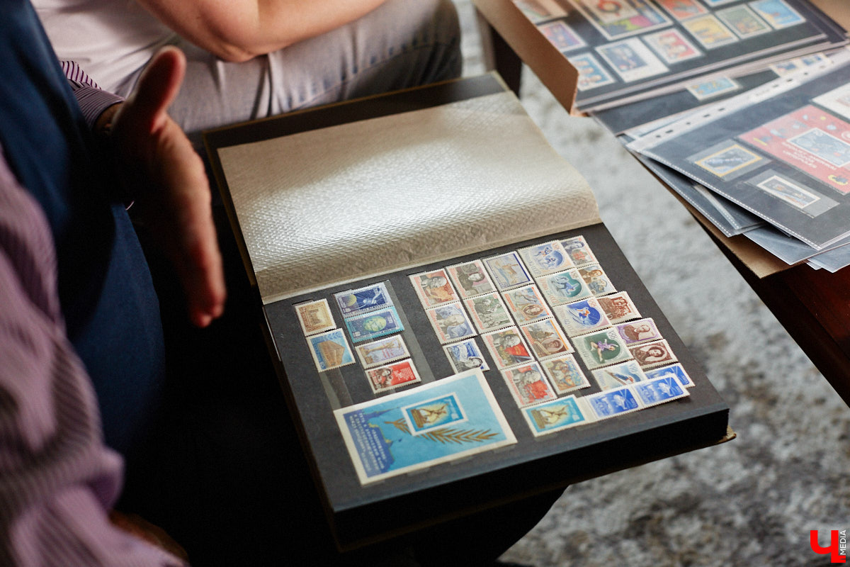 Владимирский филателист Александр Корнилов собирает не только марки, но и конверты, открытки и письма. Есть в его коллекции и специальные знаки почтовой оплаты, выпущенные в разные годы. Однако уникальность собрания заключается в карточках с региональной тематикой. В них отражены имена, события и значимые места, связанные с Владимирской областью. «Ключ-Медиа» внимательно изучил все самое интересное.