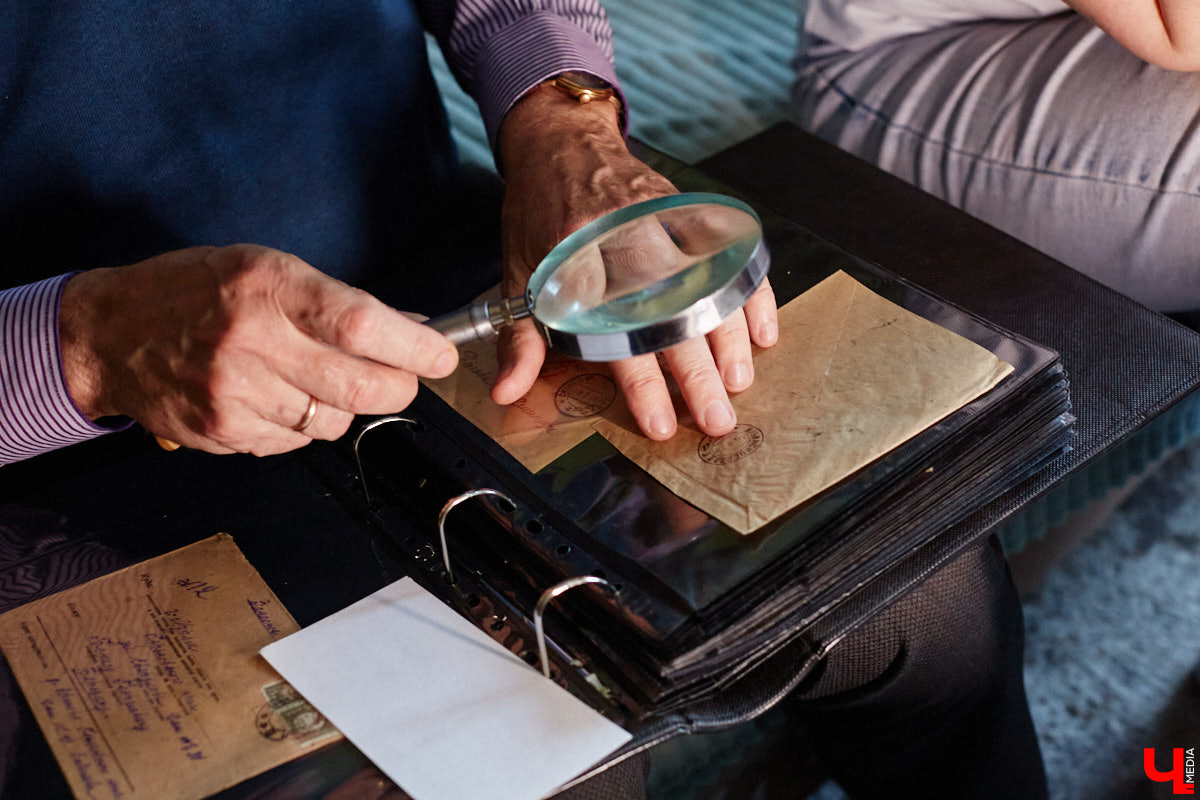 Владимирский филателист Александр Корнилов собирает не только марки, но и конверты, открытки и письма. Есть в его коллекции и специальные знаки почтовой оплаты, выпущенные в разные годы. Однако уникальность собрания заключается в карточках с региональной тематикой. В них отражены имена, события и значимые места, связанные с Владимирской областью. «Ключ-Медиа» внимательно изучил все самое интересное.