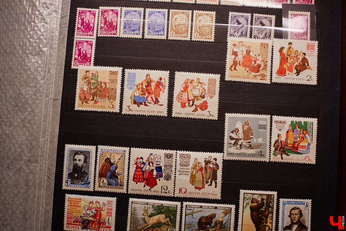 Владимирский филателист Александр Корнилов собирает не только марки, но и конверты, открытки и письма. Есть в его коллекции и специальные знаки почтовой оплаты, выпущенные в разные годы. Однако уникальность собрания заключается в карточках с региональной тематикой. В них отражены имена, события и значимые места, связанные с Владимирской областью. «Ключ-Медиа» внимательно изучил все самое интересное.