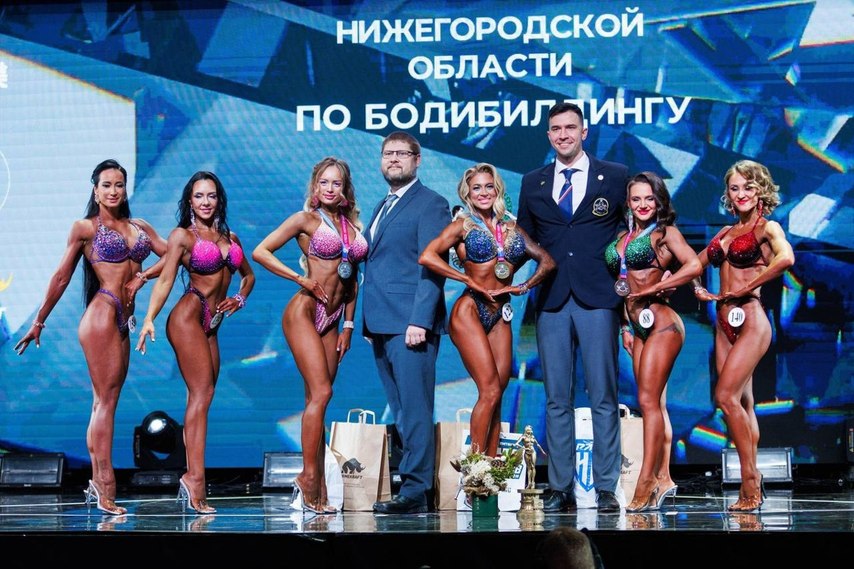 Два года назад Вера Кривенко посещала фитнес-центр и даже не думала выходить на сцену в миниатюрном купальнике. Все изменилось после ее решения участвовать в турнирах по бодибилдингу. Например, недавно жительница Владимира привезла со старта призовое место и корону победительницы. Как ей удалось пройти такой путь, спортсменка поведала «Ключ-Медиа».