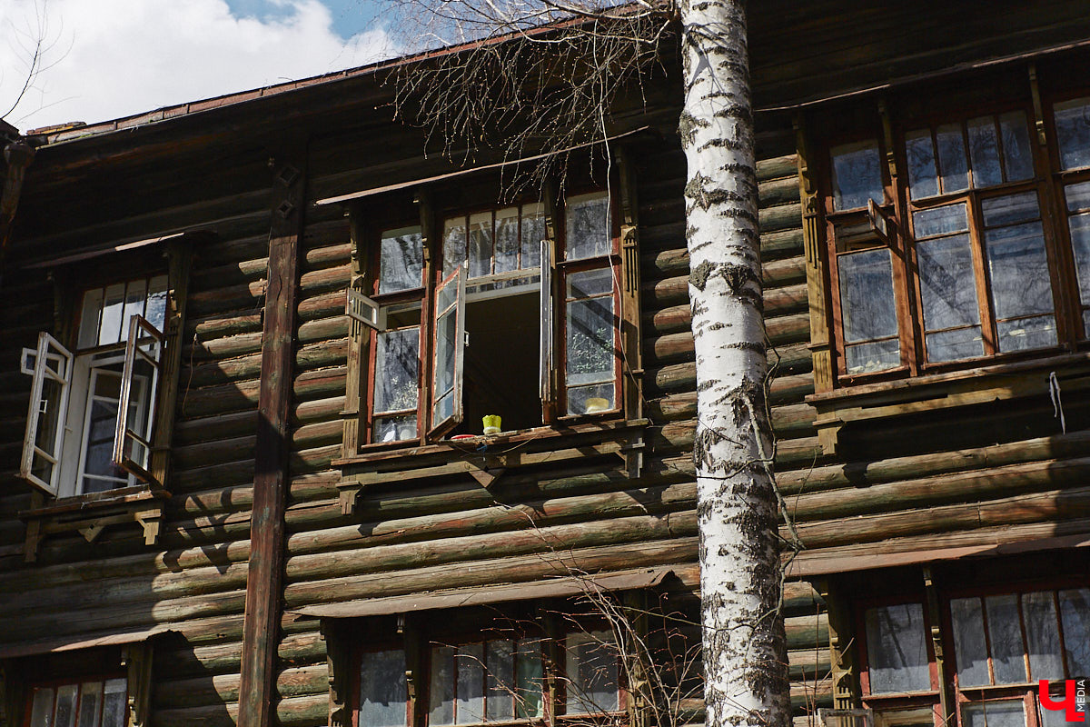 В скором времени город лишится сразу пяти домов. У многих из них довольно внушительная история, которая канет в Лету вместе со своими деревянными и кирпичными хранителями. Что же пустят под ковш в ближайшие месяцы, выяснил «Ключ-Медиа».